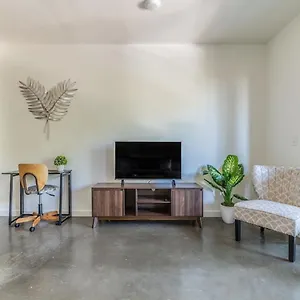  Apartment Lux 1 Bd Apartment- Rooftop, Wifi, Pet Friendly United States