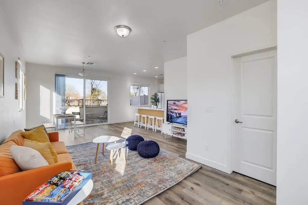 Bright & Spacious Home Sleeps 10 Phoenix United States